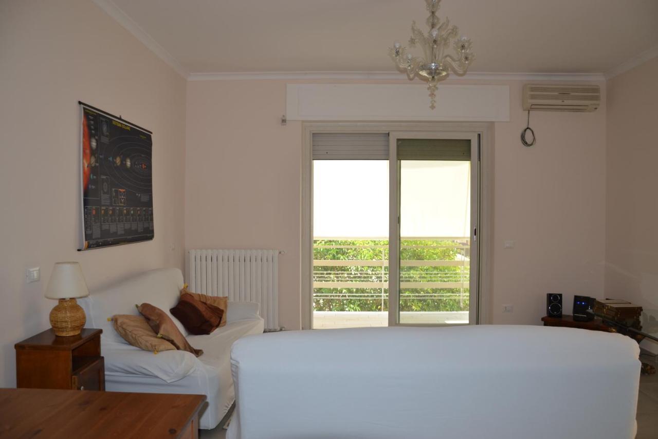 La Casa Del Mare Apartment Nettuno Exterior foto